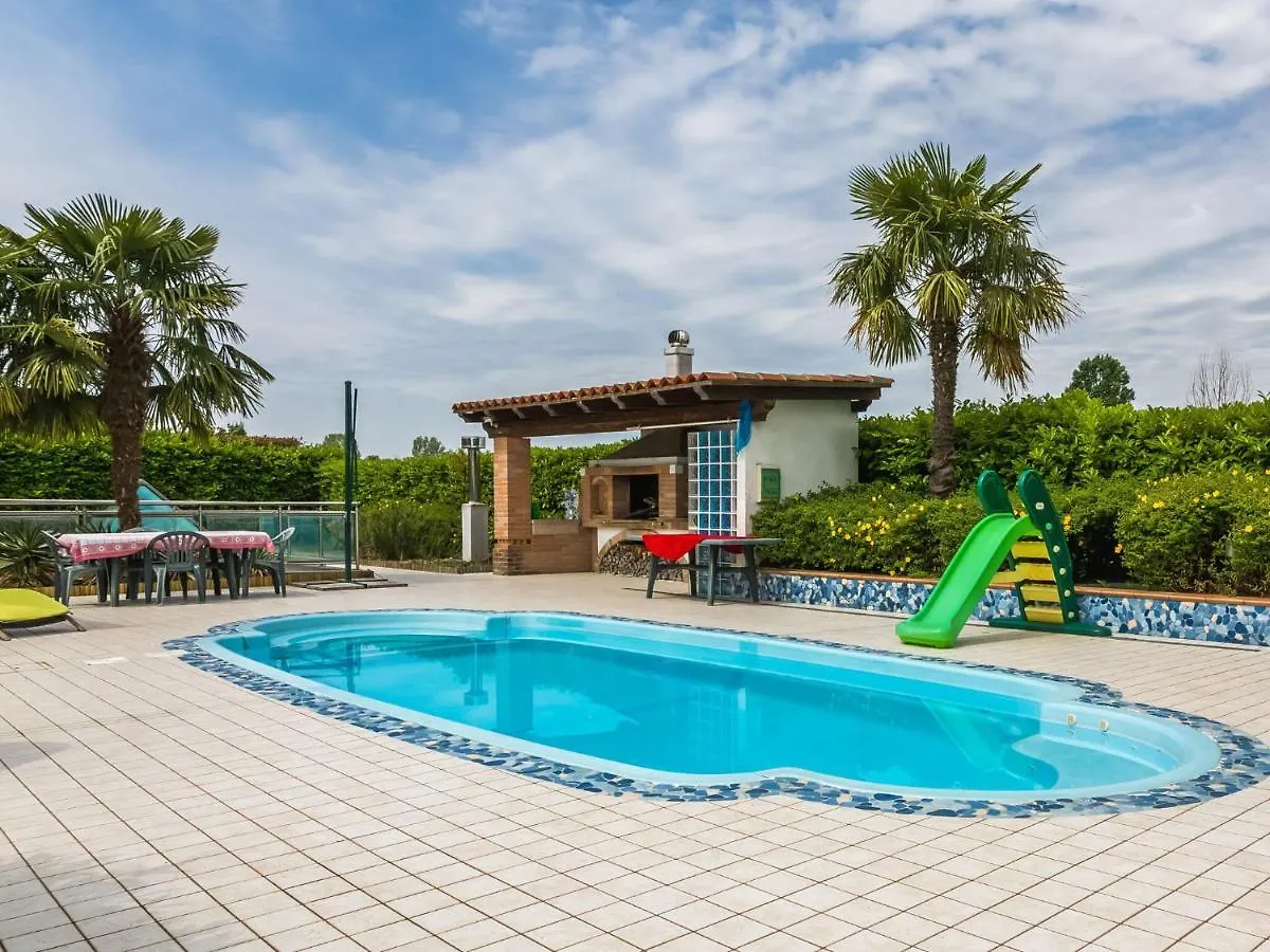Βίλα Beautiful Holiday Home In Zelarino With Pool Ιταλία