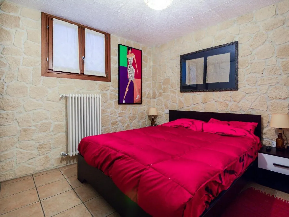 Beautiful Holiday Home In Zelarino With Pool Chirignago-Zelarino