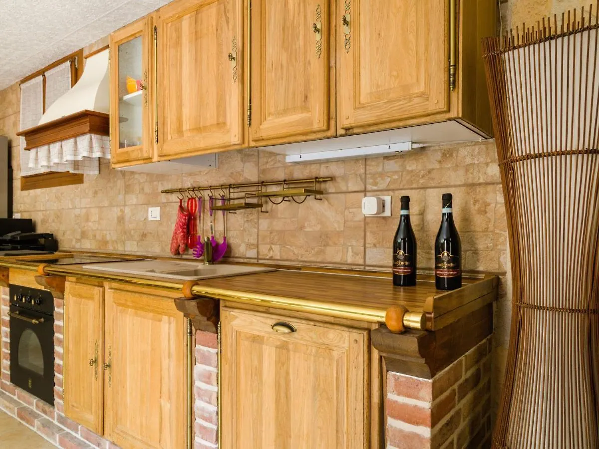 Βίλα Beautiful Holiday Home In Zelarino With Pool